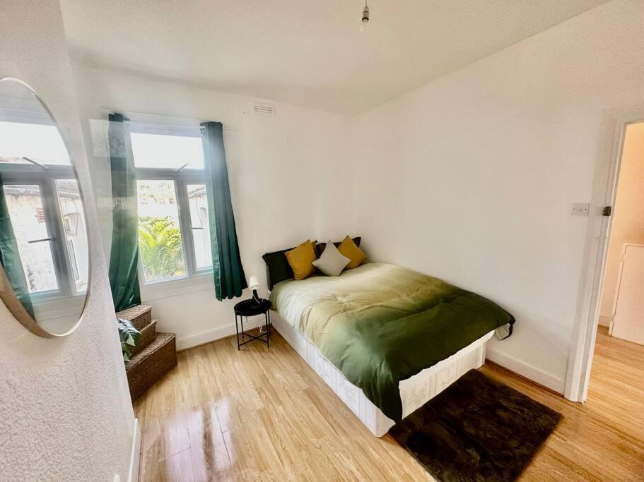 Cosy Two Bedroom Apartment,Se13 Лондон Экстерьер фото